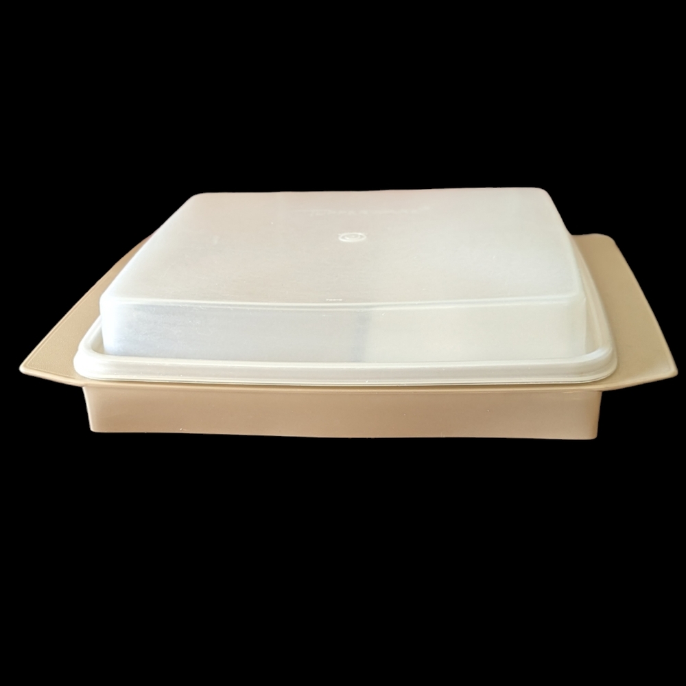 Vintage Beige Tupperware Deviled Egg Holder - Picture 2 of 7